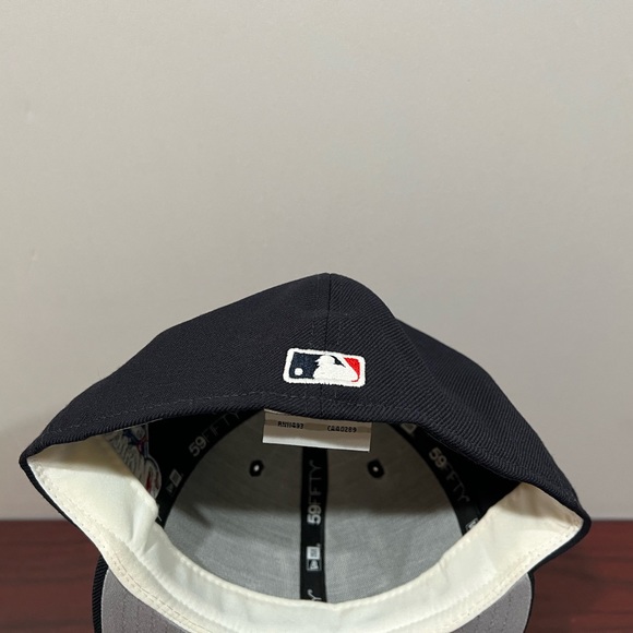 New Era, 59Fifty Fitted Hat, New York Yankees, 1998 World Series, Blue - Picture 6 of 10